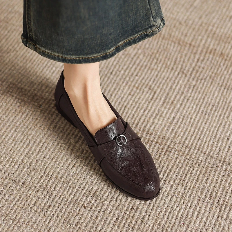 

Women's New Spring and Autumn Genuine Leather Sheepskin Metal Belt Buckle Low Heel Large Retro Le Fu Shoes Fashion Shoes