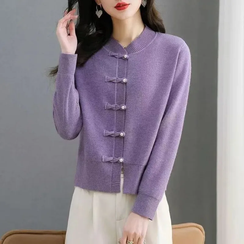 

New Autumn Solid Color Age-reducing Sweater with Sweater with Sweater for Women with Plaid Retro Short Chinese Style