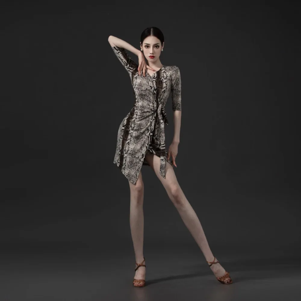 Customized Women's Latin Dance Dress National Standard Modern Dance Rumba Cha Cha Samba Group Balloom Training Performance Suit