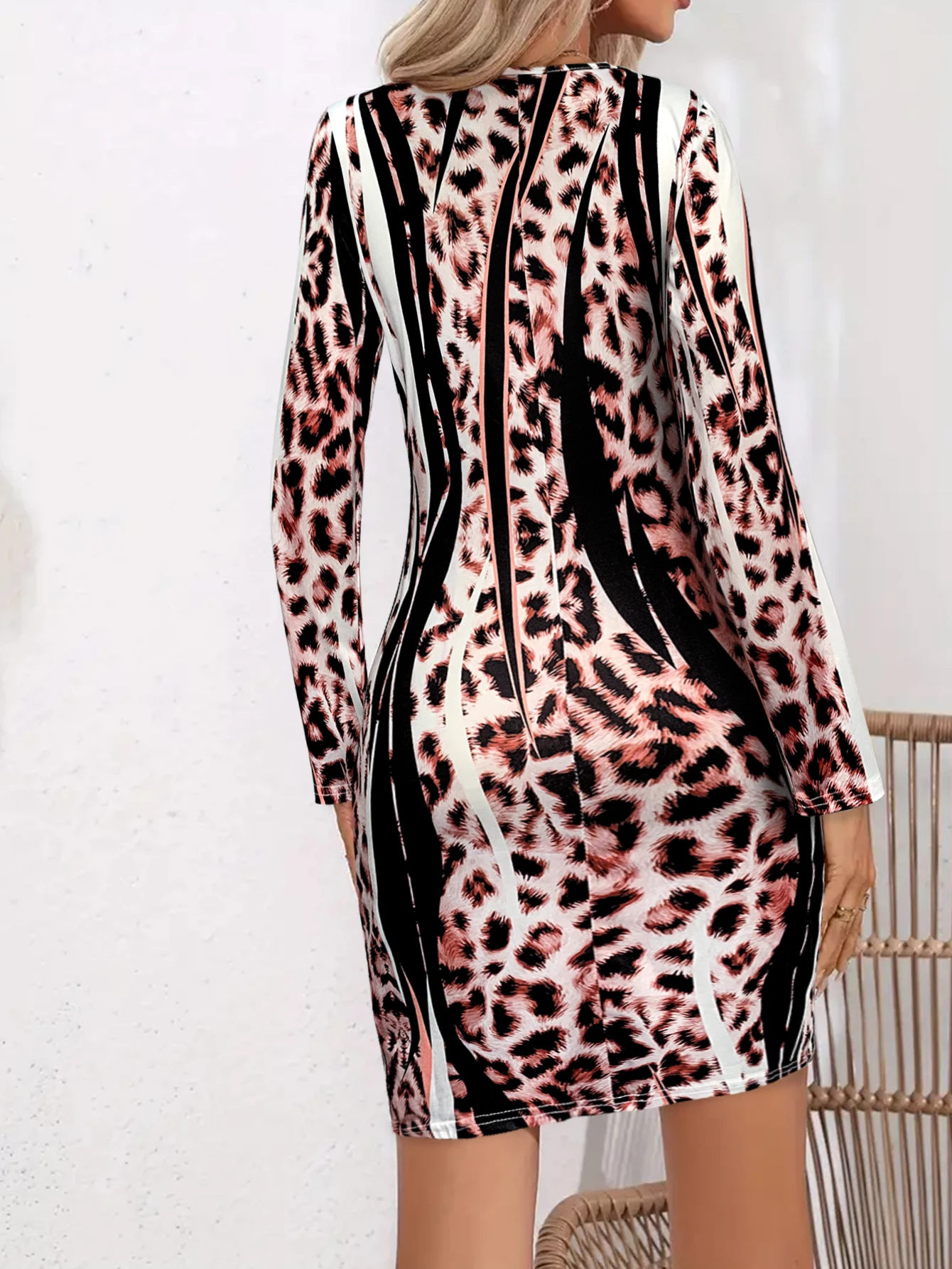 Women V Neck Front Tie Cutout Bodycon Dress Long Sleeve Leopard Stripe Print Slim Party Club Dresses Standard Size