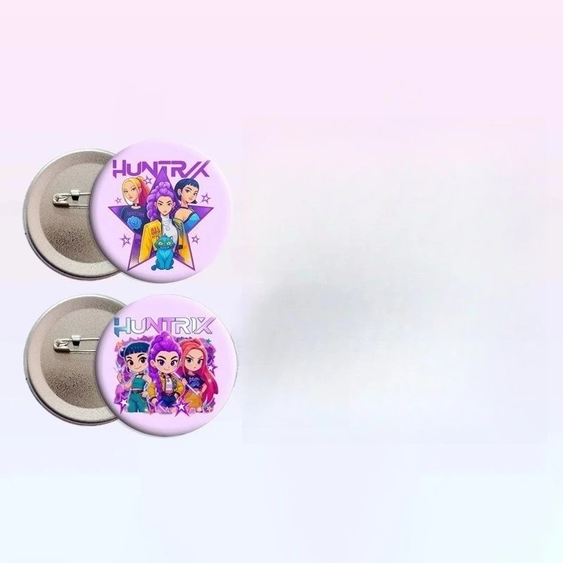 HUNTRIX Witch Hunters Cartoon Tinplate Badge Bar Ciondolo Periferico