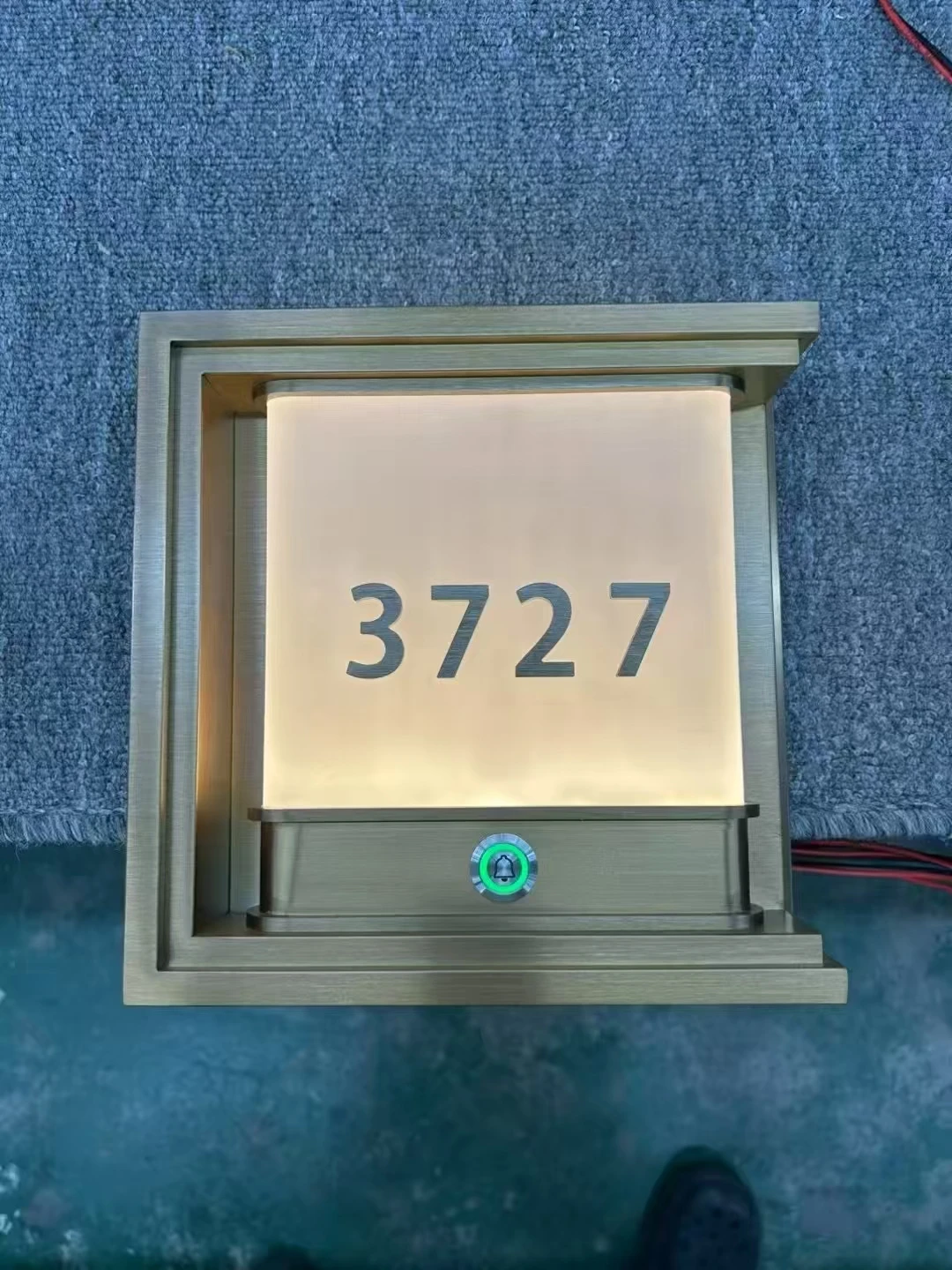Hotel Wayfinding Outdoor Aluminium Door Plate Custom Room Number Sign Modern Illuminated Water Resistant Plaque for Guest Rooms