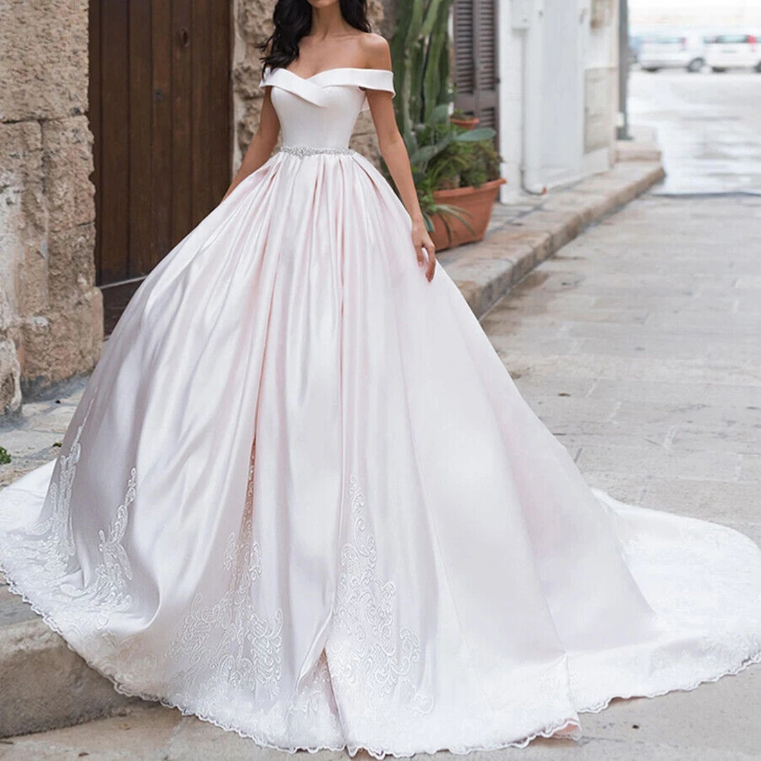 

Elegant Bespoke Wedding Dress with A-Line Silhouette and Sweetheart Neckline, Court Train and Floor-Length Satin Skirt