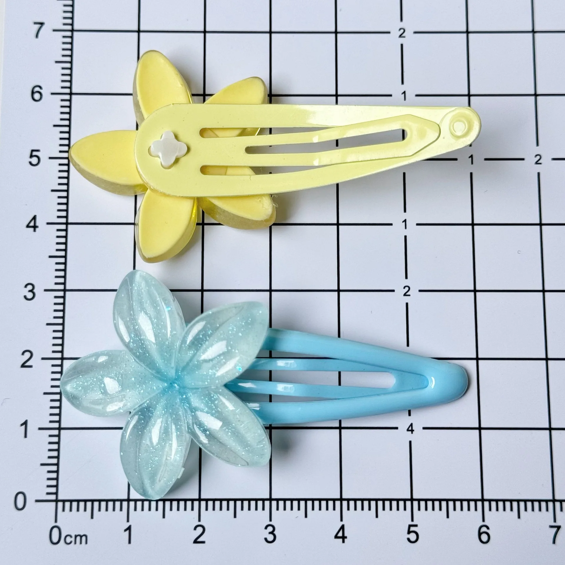 

Gradient Color Hair Accessory 1-Piece Sparkling Lily Snap Clip for Women Girls Multiple Colors