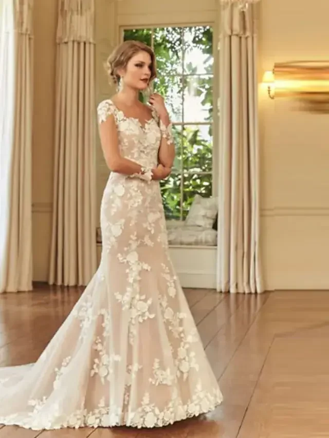 

Customized V-Neck Wedding Dress Lace Applique Floor Classic Illusion Exquisite Short Sleeve Bridal Court Train Sheath Dress