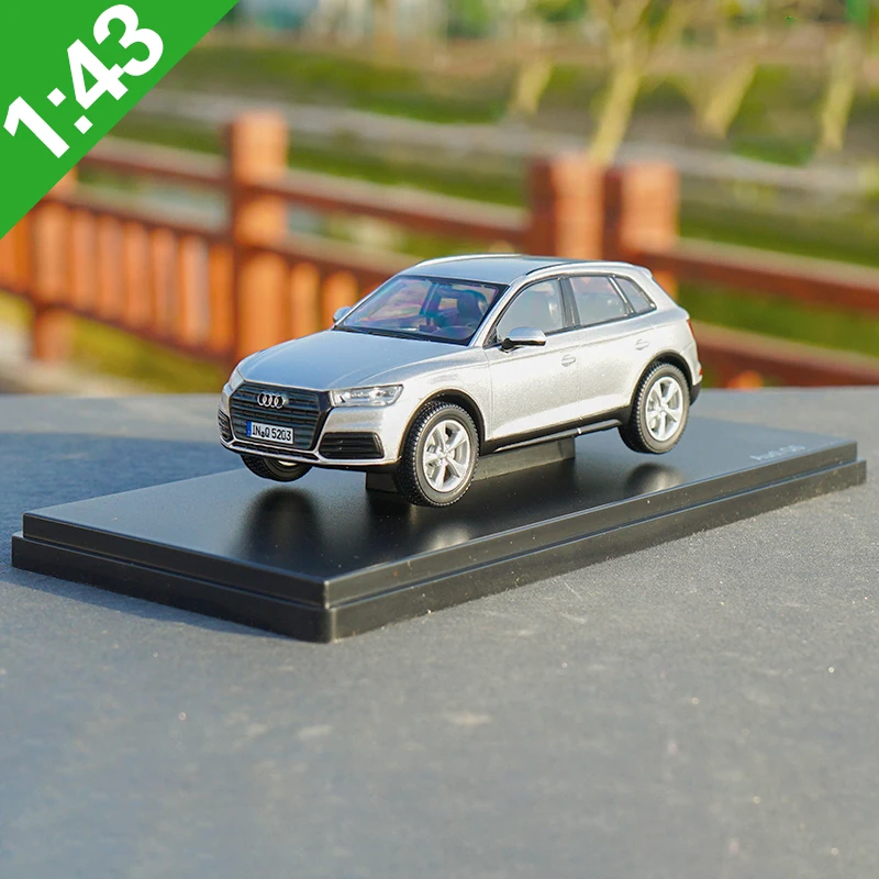 1:43 AUDI Q5 SUV Alloy Car Diecasts & Toy Vehicles Car Model Miniature Scale Model Car For Children