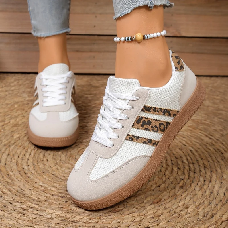 

2026 New Women's Sneakers Fashion Casual Flats Vulcanize Shoes Round Toe Lace Up Leopard Print Comfortable Flat Shoes for Women