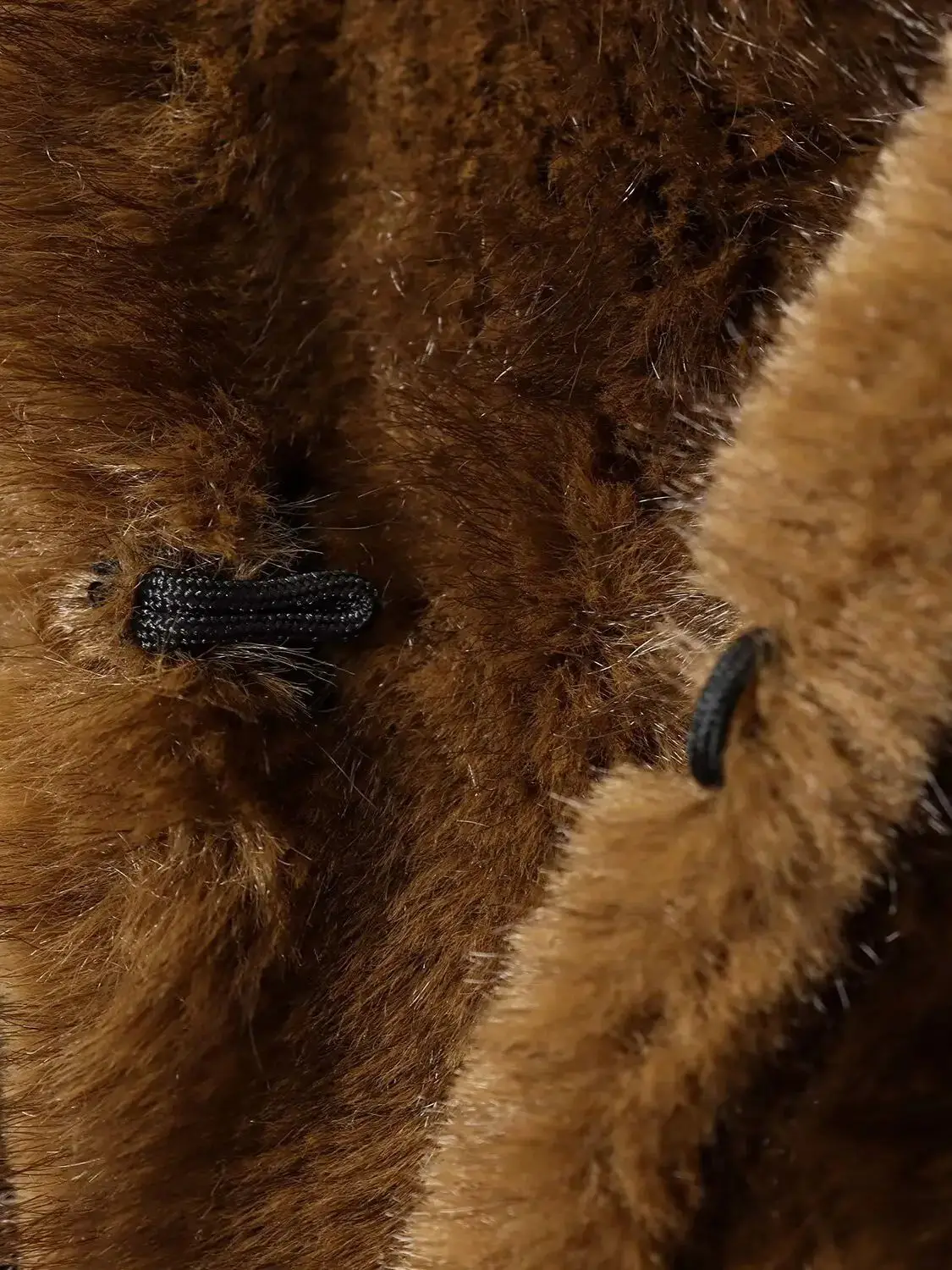 سترات نسائية أوروبية أنيقة لخريف وشتاء 2026 مصنوعة من الفرو الصناعي والبني سترات قصيرة للسيدات فاخرة عتيقة بأكمام طويلة معاطف دافئة ملابس خروج