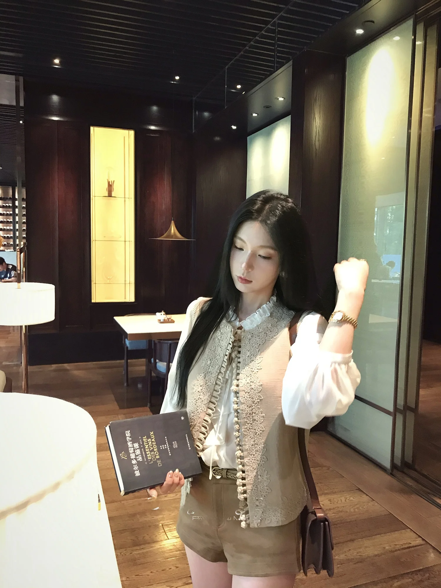 

Новая женская жилетка в китайском стиле из конопляной ткани с круглым вырезом, из смесового хлопка и льна, для повседневной носки, модный топ