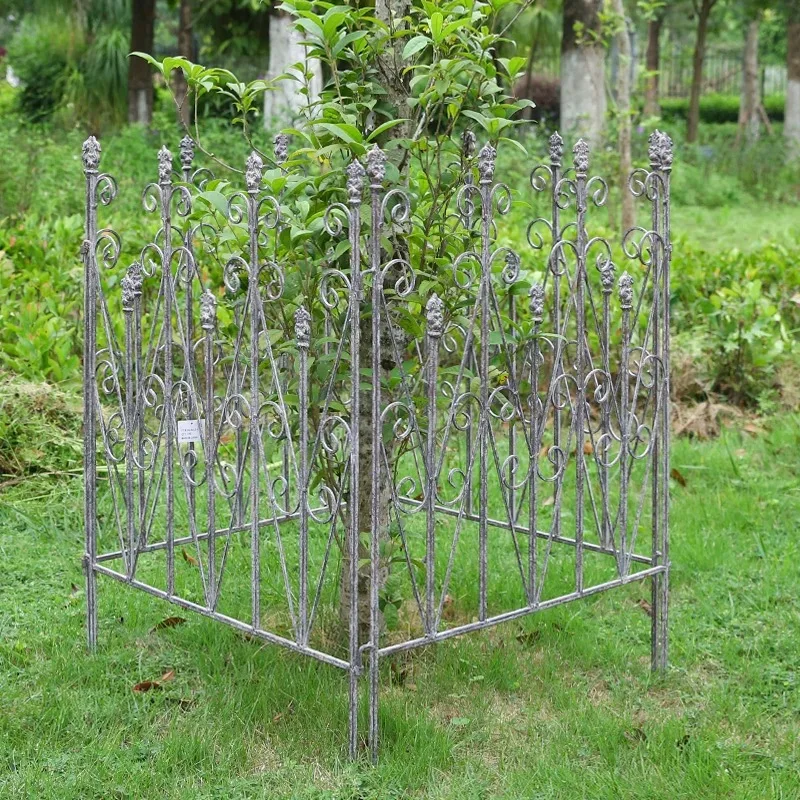 Decorative Metal Garden Fence, Vintage Style Iron Border Edging, 33.5 x 23.6 Inch, Ornamental Scrollwork Design