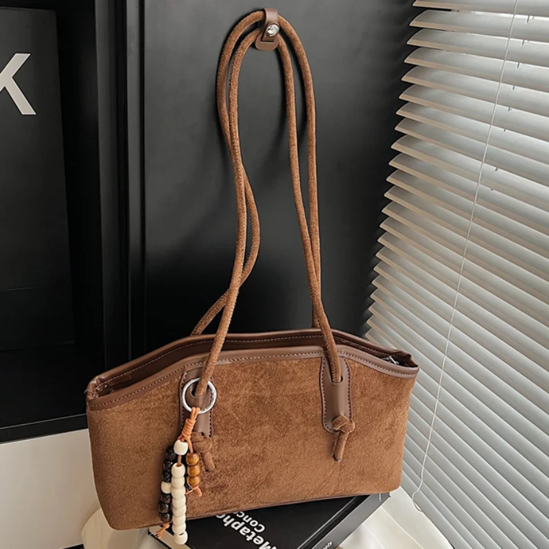 

Женская винтажная замшевая сумка-тоут с матовой текстурой и подвеской, осенняя брендовая сумка 202, универсальная пригородная сумка на плечо, сумка для подмышек