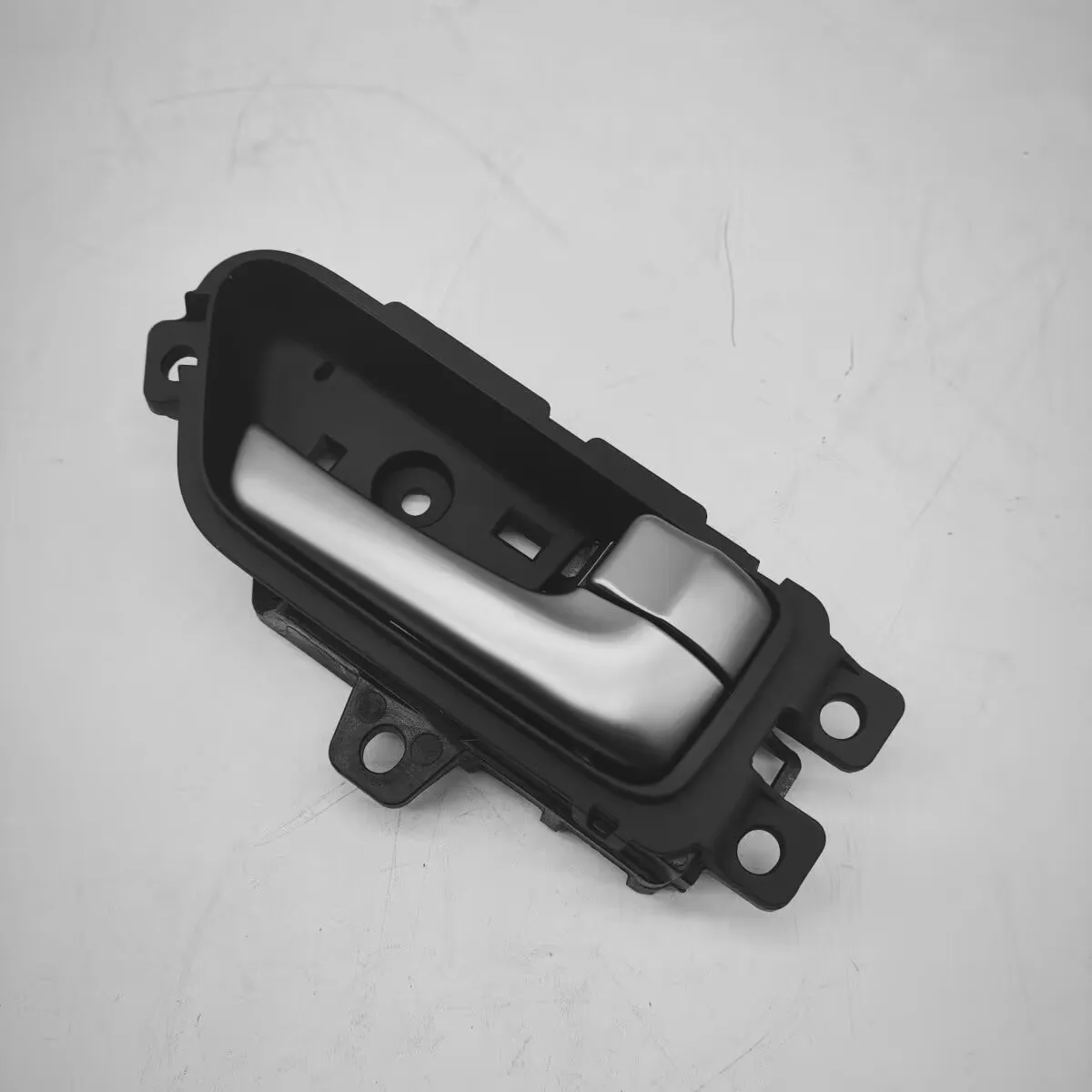 

Brand New Genuine Dark Silver Inside Door Handle Catch 82620-2M520, 82610-2M520K5 to 2013-2016 Hyundai Genesis Coupe