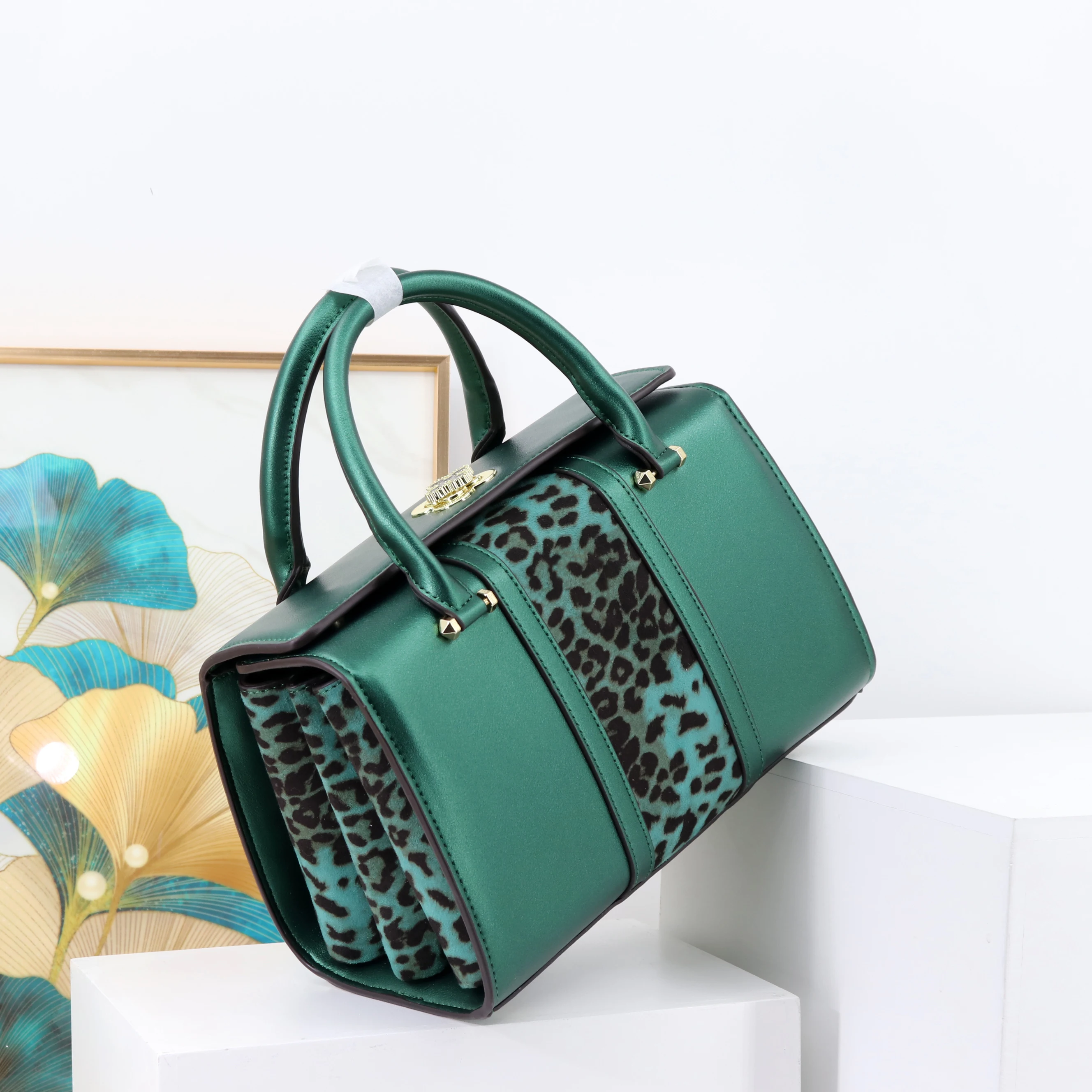 

Top Fashion Women Handbag Large Capacity Luxury Ladies Bag Designer Style Checkered Leopard Print Bowling bag Factory Supplier