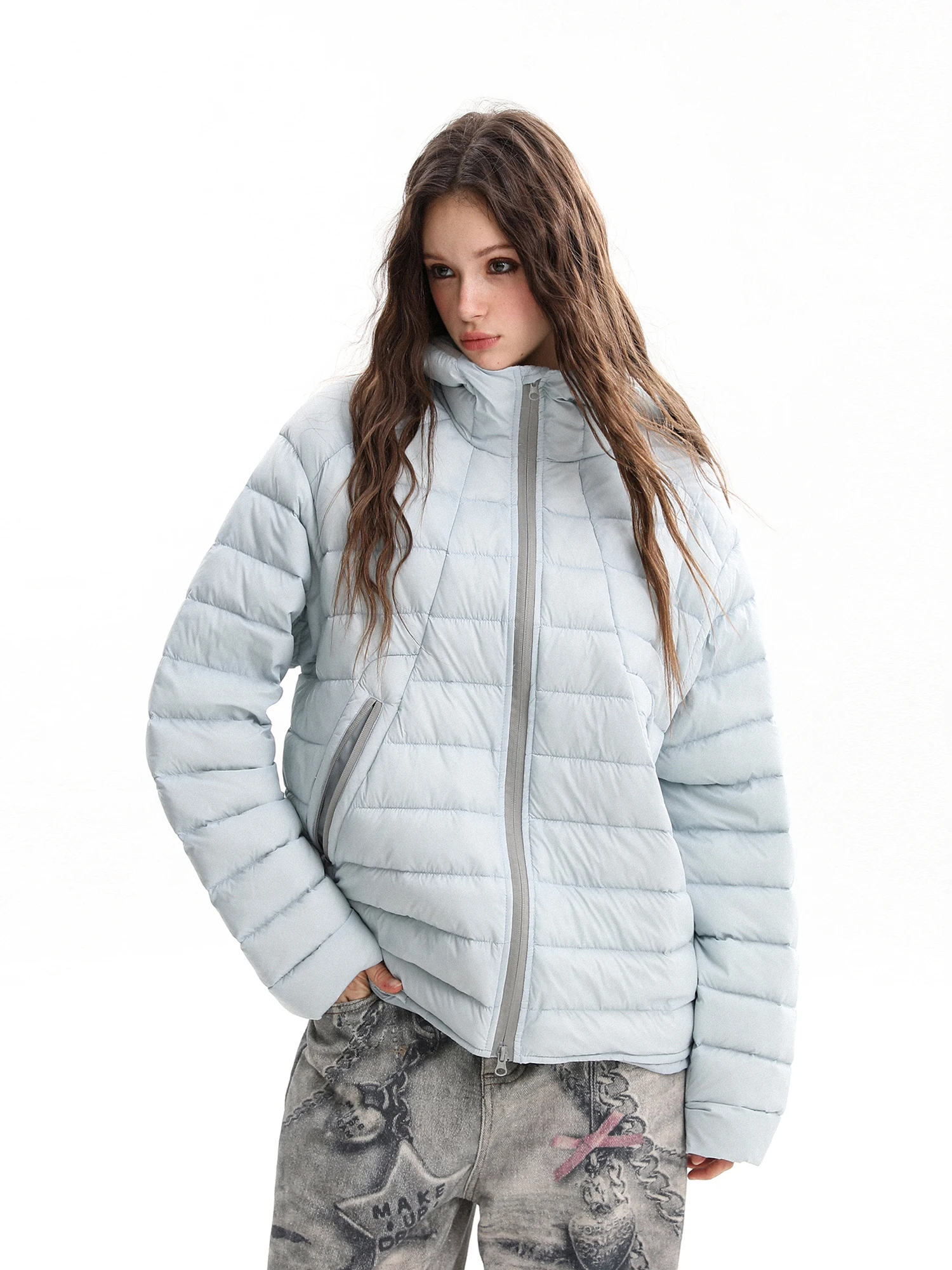 

Легкая женская зимняя куртка-пуховик с капюшоном: модный дизайн, защита от холода, теплая хлопковая верхняя одежда