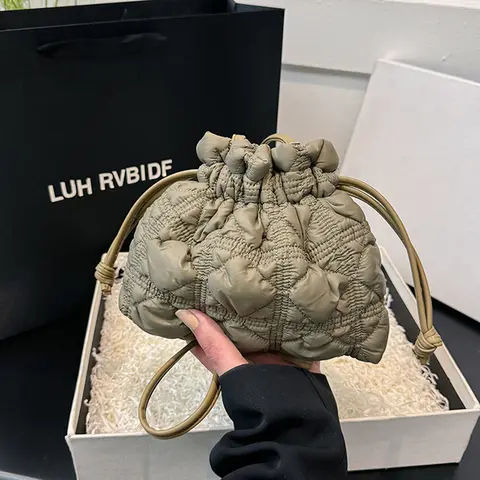 Borsa a secchiello casual in cotone trapuntato Borse a tracolla imbottite da donna firmate Borsa a tracolla morbida imbottita con tracolla staccabile Piccola borsa tote