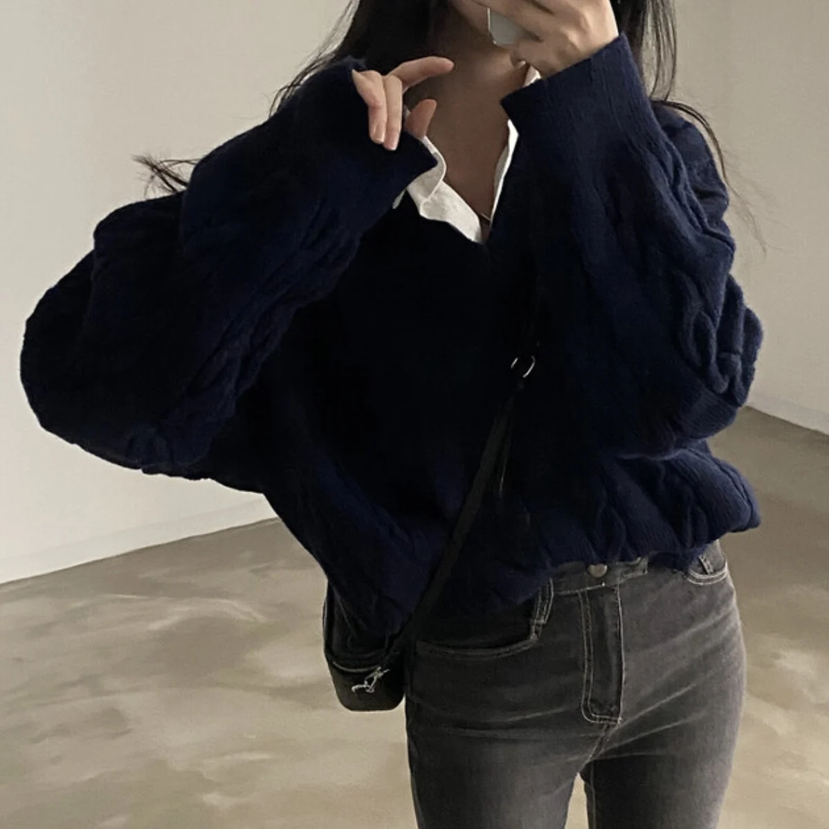 شيك المرأة محبوك سترة فضفاضة V-Ne الخريف الشتاء Thiened طويلة Sve بسيطة الملتوية مخطط تصميم رداء علوي غير رسمي