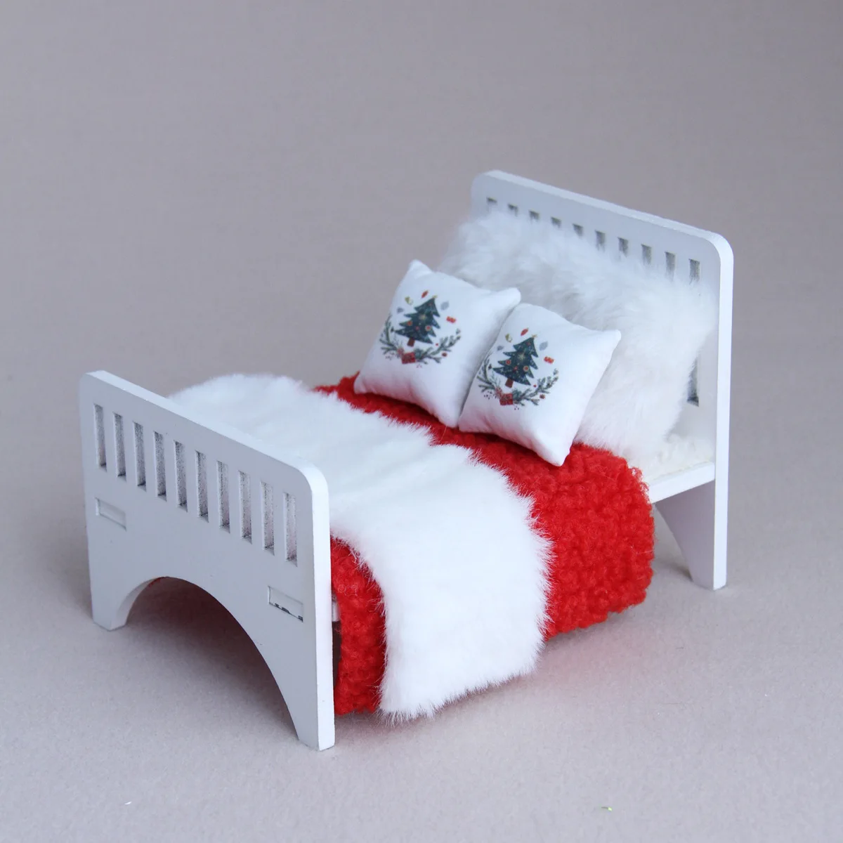 1-12-クリスマスミニ木製ベッドドールハウス家具、ふわふわのクリスマス寝具ベッド枕セット、ob11シーン装飾用冬の寝室小道具