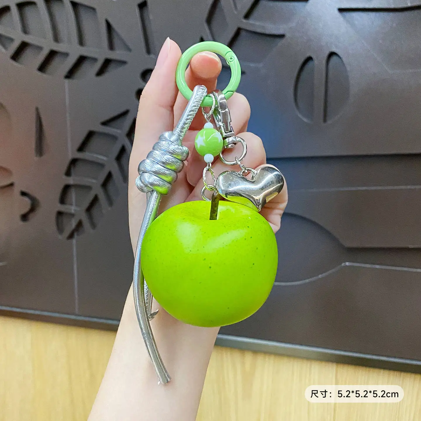 Simulation Red/Green Apple Toy Keychain Cartoon Cute Backpack Decoration Pendant Creative Christmas Gift Apple Statue Keychain