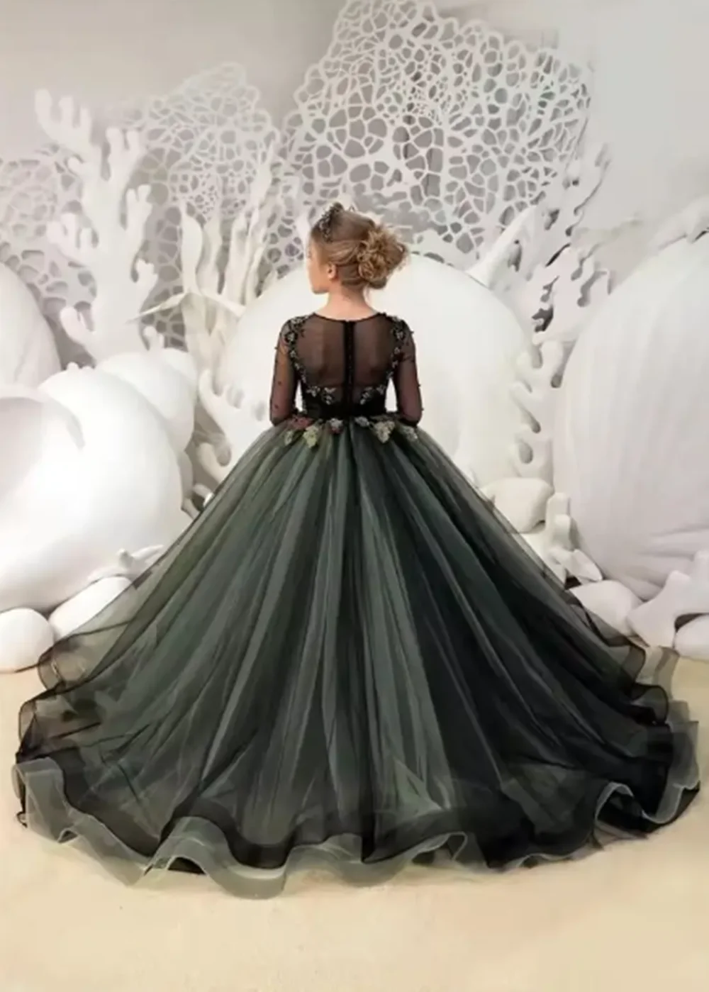 

Customized Dark Green Flower Girl Dresses For Wedding Appliques Full Sleeves Tulle Elegant Quinceanera First Communion Prom Gown