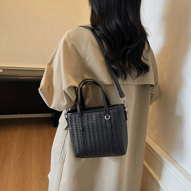 

Elegant Women's Handbag Messenger Bag Tote, Leather Material, Famous Designer Collection,Classic Shoulder Crossbody Luxury Brand