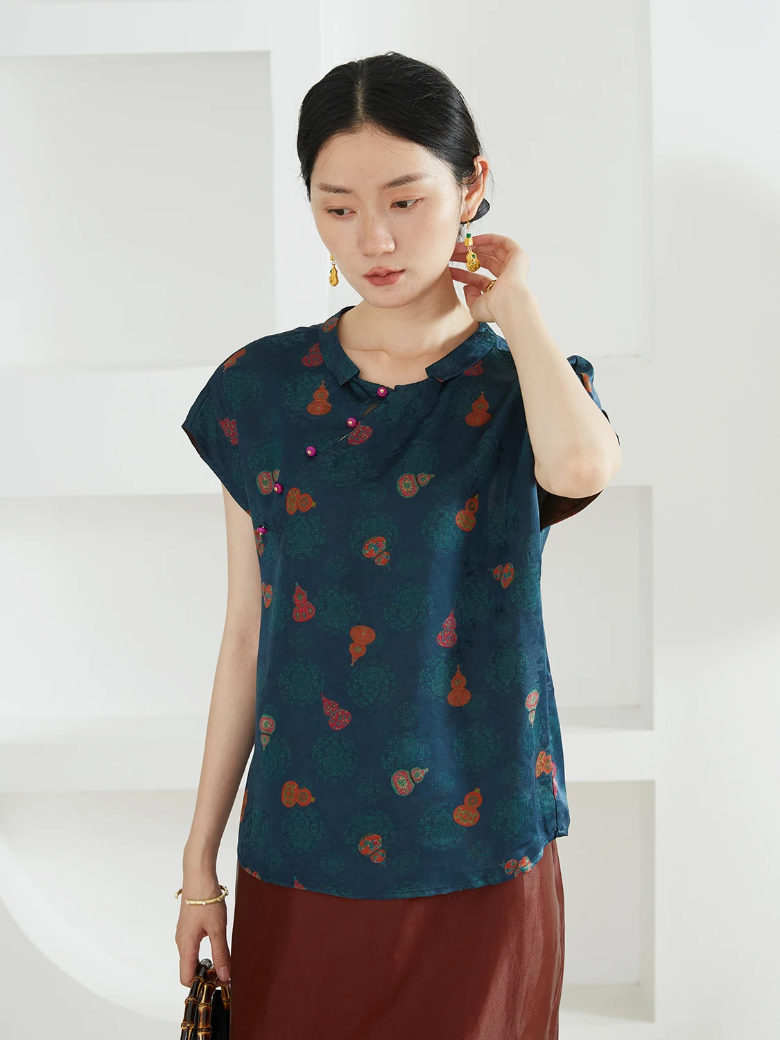 

Шелковый узор с облачным узором, свободный крой, воротник-стойка, oulder Sve, женская летняя мода, оригинальный дизайн, китайский бренд THQUE