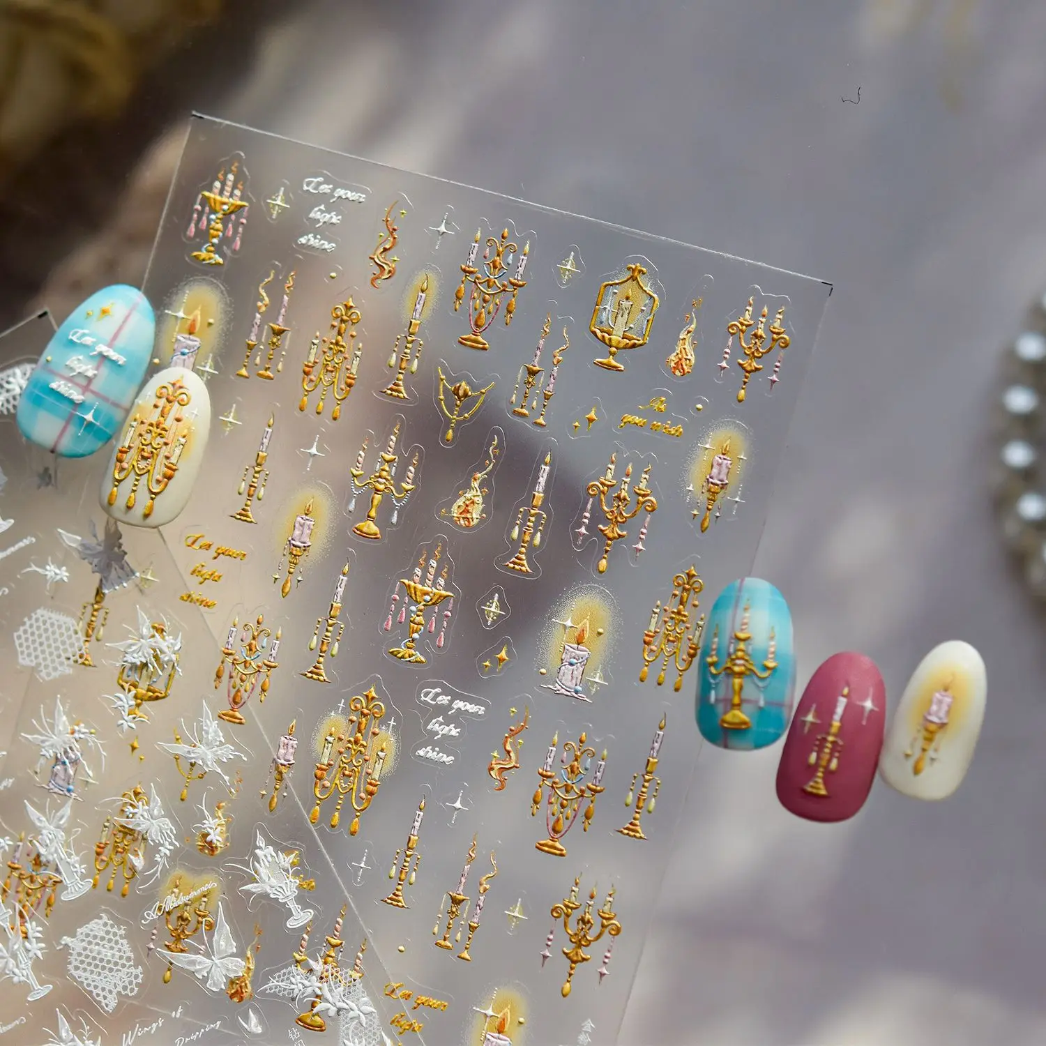 トレンディな蝶のキャンドルスティックネイルアートアクセサリーステッカー 5D エンボスネイルステッカー自己粘着マニキュア 3D 装飾デカール