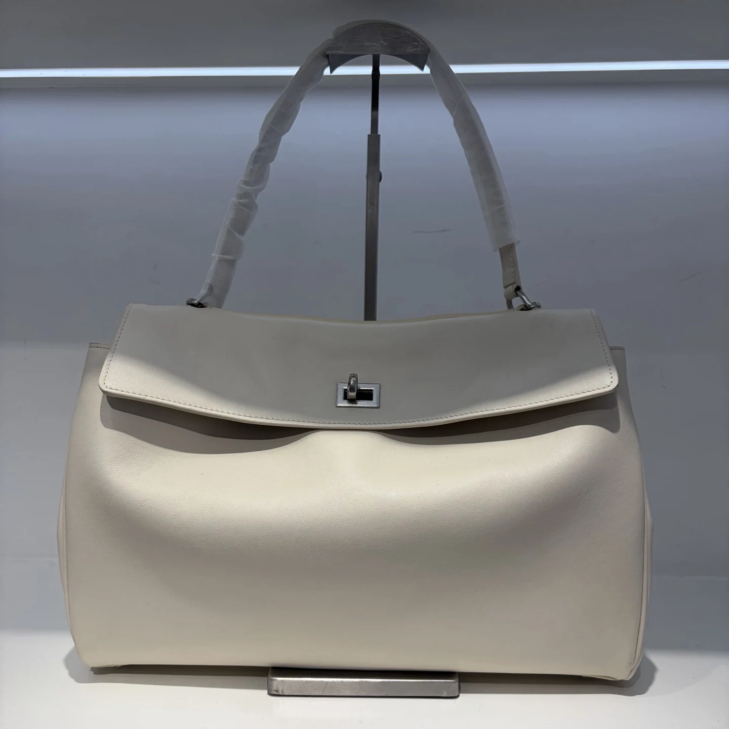 New Light Luxury High Texture genuine Leather Shoulder Bag Large Capacity Simple Women's Handbag Multi Layer Lock Crossbody Bag