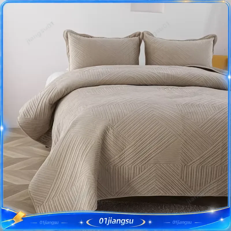 Luxury Plush Velvet Quilt Set King Size 3Pcs Embroidered Lightweight Comforter Bedspread Soft Bed Coverlet Bedroom Home