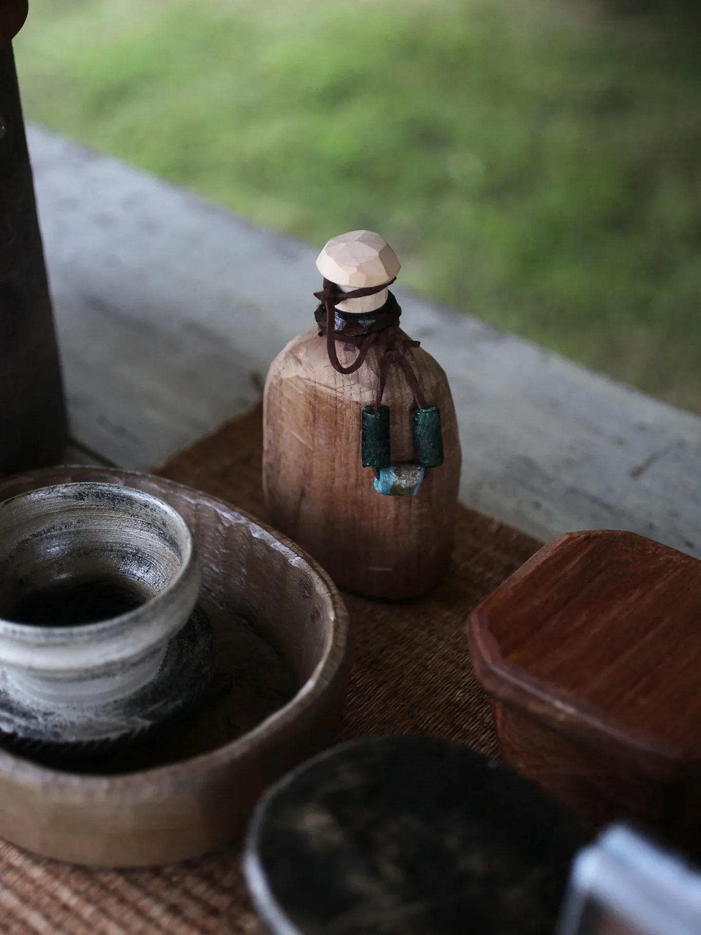 Wooden handmade teak wine bottle wine jug lacquer outdoor travel wabi sabi rustic pastoral portable camping
