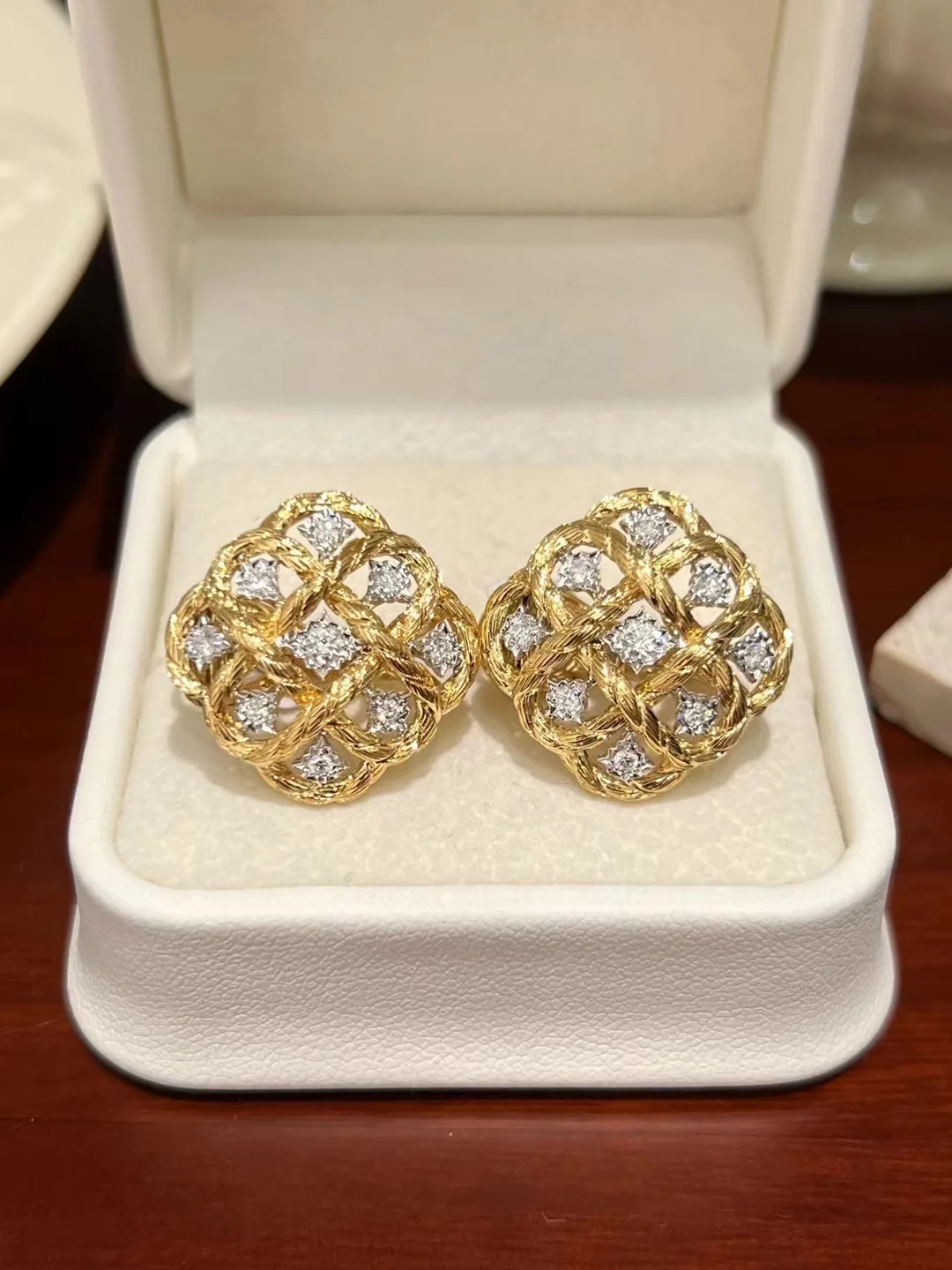 

simple style daily use real 18K gold with diamond stud earring luxury fine women jewelry
