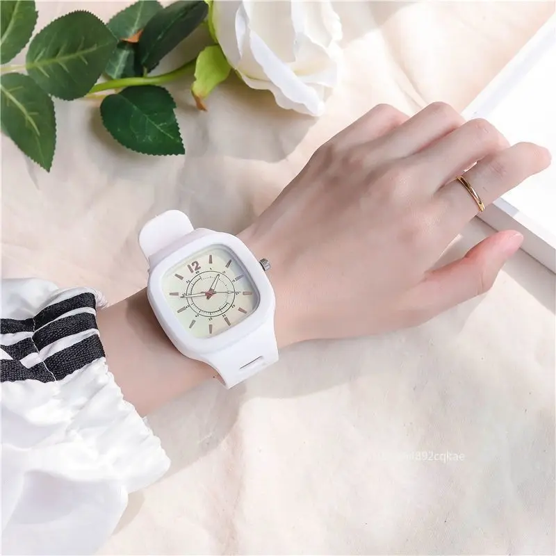 Fashion Women Watches Square Dial Pin Buckle Quartz Watch Women Luxury Ladies Electronic Wristwatches Silicone Female Clock Gift