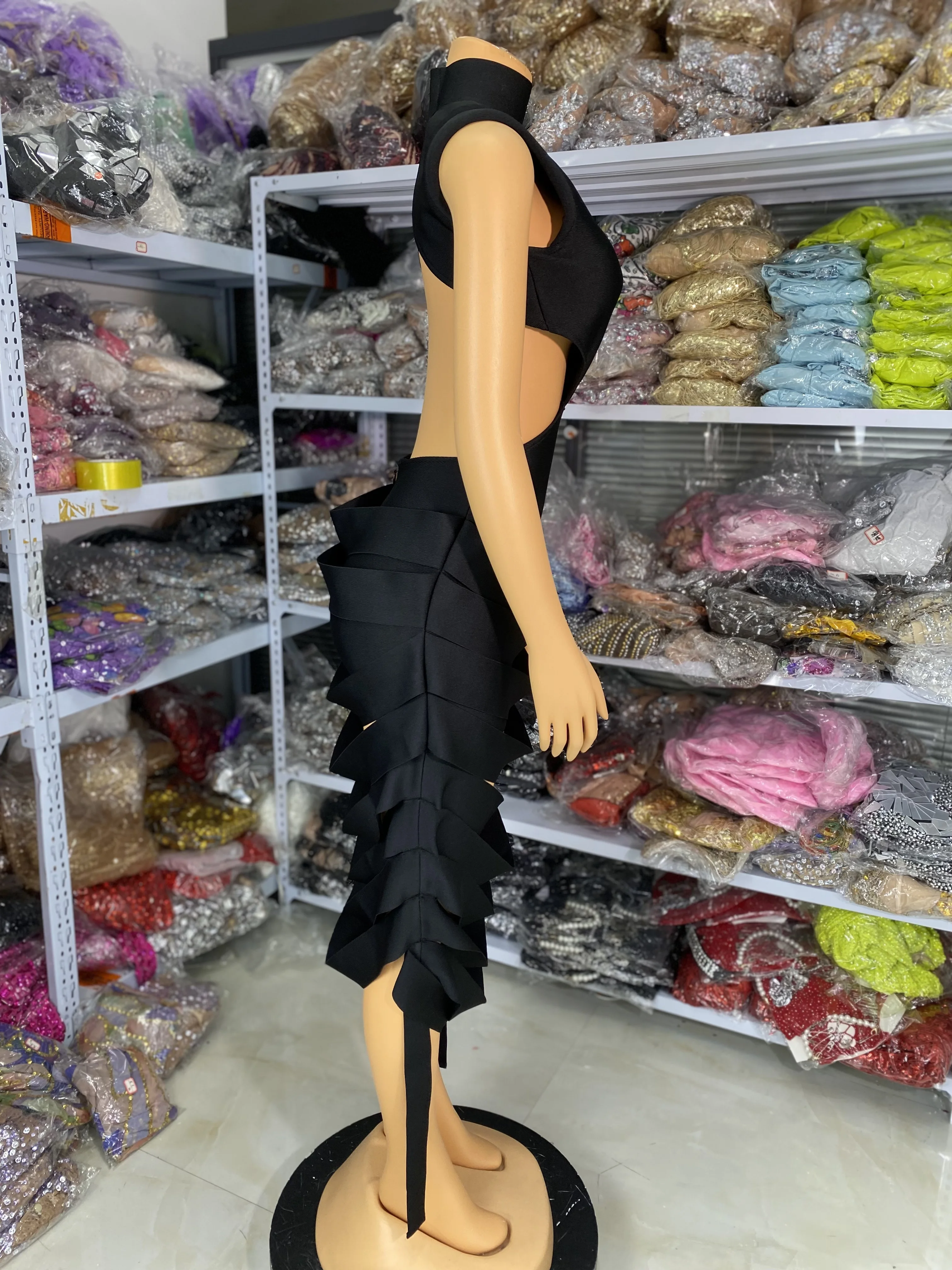 Novo designer preto bandage vestido feminino gótico corte sem costas desfiado tópico vestido de festa à noite uma peça pista moda vestido