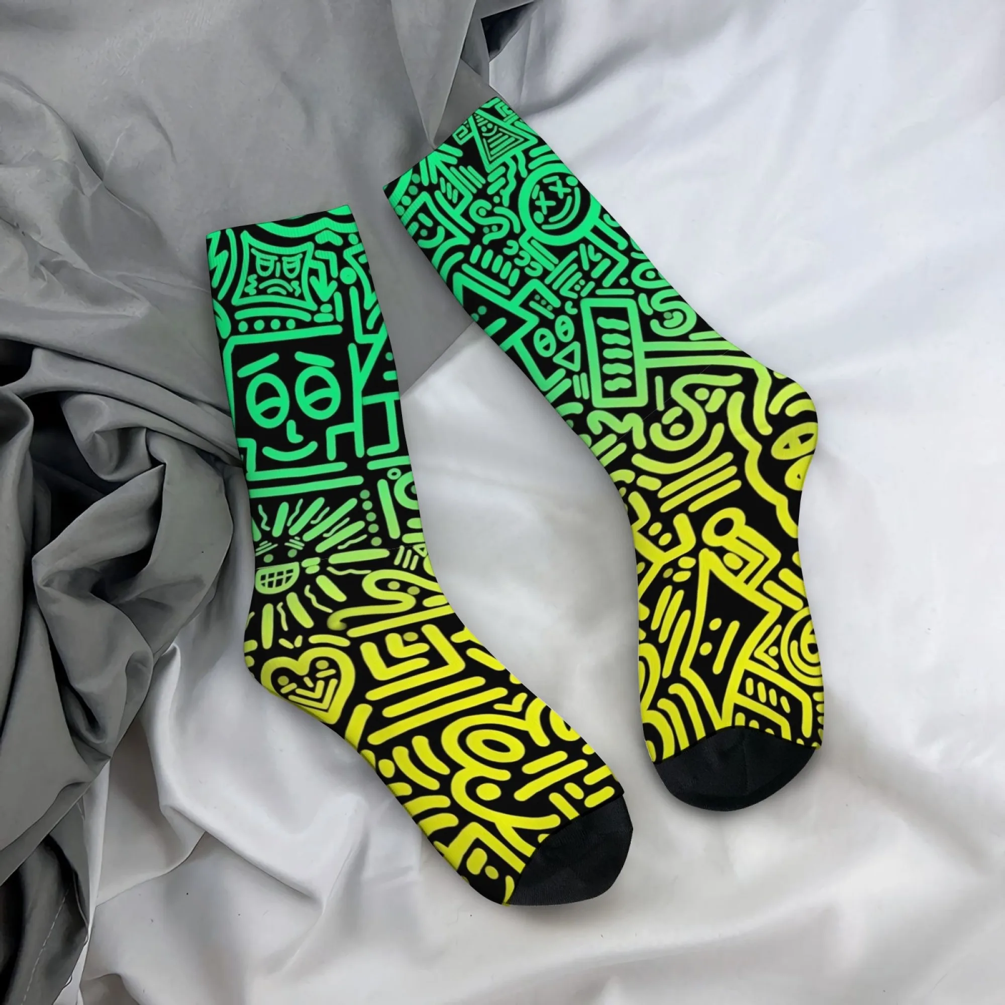 Harajuku Retro Street Graffiti Tribal Totem Themed Men's Socks Novel Cartoon Tribal Face Print Casual Socks Fun Party Gift