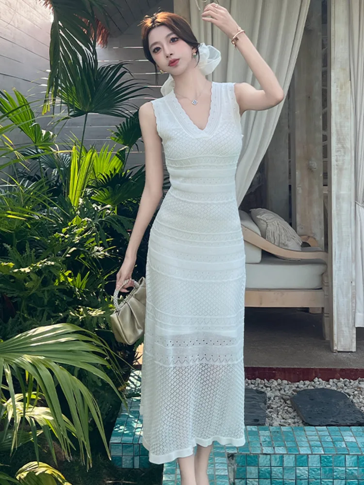 

2025 Summer Fashion Lady Dresses New Korean Style Sweet And High-end V-neck Slim Fit Empty Bag Buttocks Knitted Chic Long Skirts
