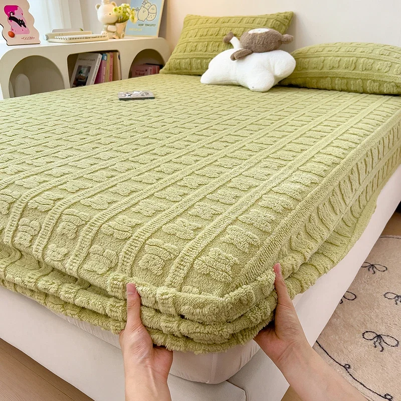 

New Class A Milk Velvet Jacquard Bed Hat Thickened and Warm Fleece Mattress Cover for Autumn and Winter Solid-color Bedspread