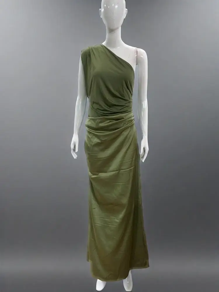 فستان جديد بلون مائل ورقبة مائلة بدون أكمام مرقع نحيف وأنيق طويل لصيف 2025