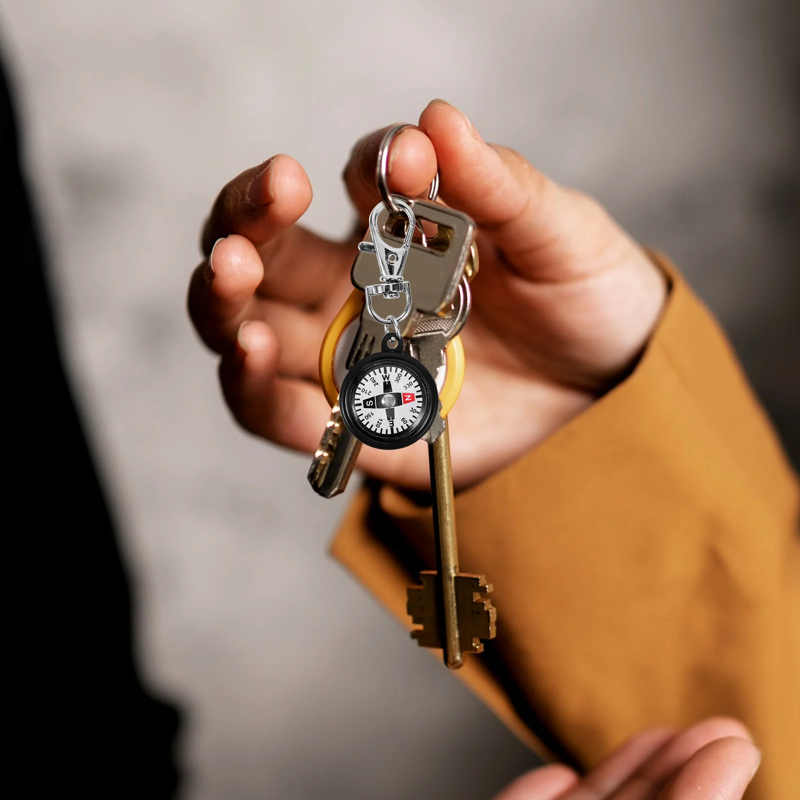 

Compass Keychain Small Portable Pocket Miniature Hiking Survival Abs Travel Multi-color Outdoor