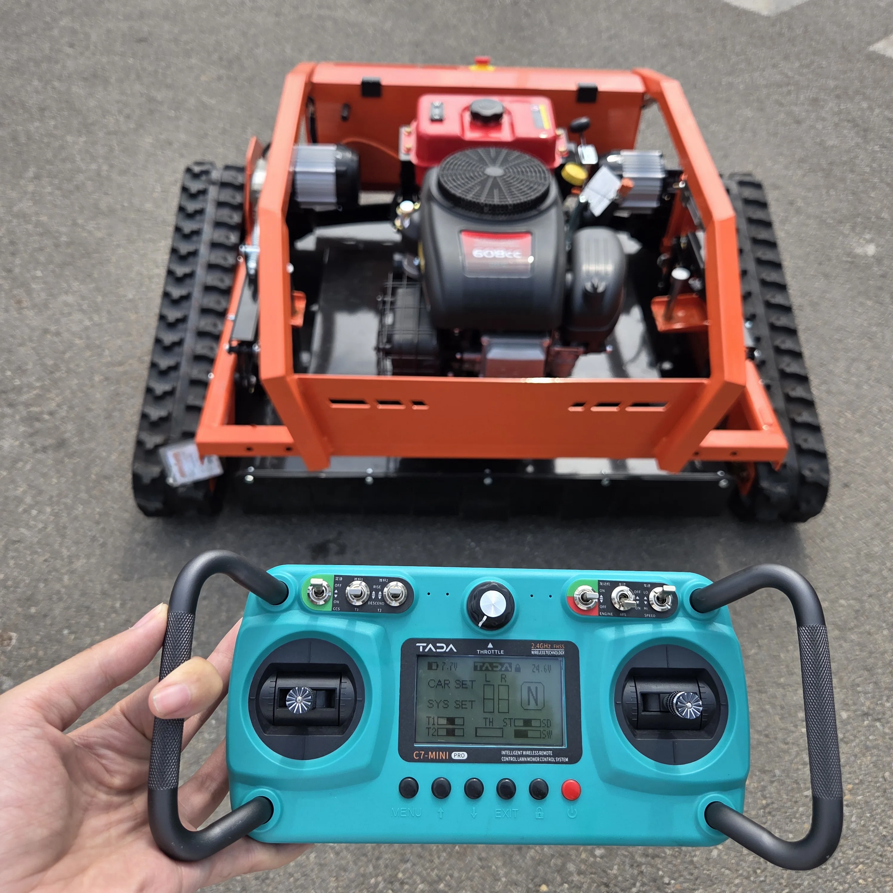 Mesin pemotong rumput robo berkualitas tinggi dengan kontrol jarak jauh cerdas, efisiensi pemotongan 4000 meter persegi/jam, dilengkapi pompa oli dan motor reduksi.