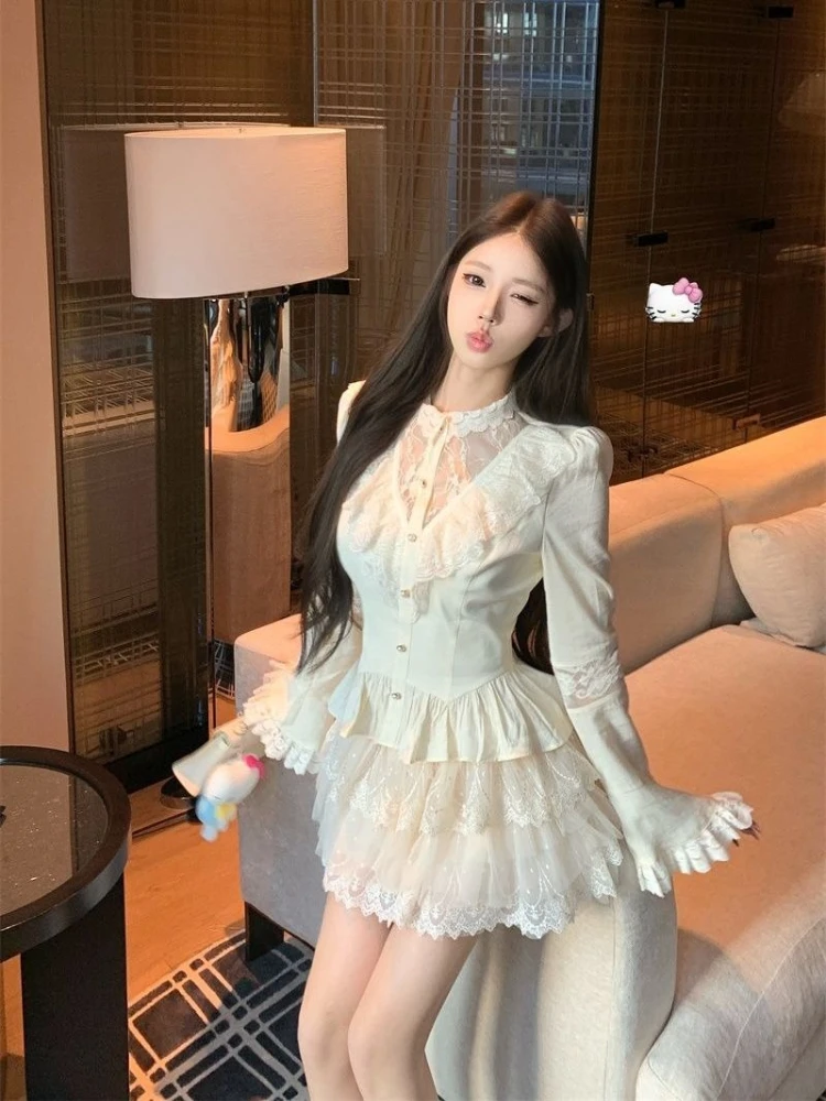 

Spring new sweet and elegant two-piece set women lace trim long sleeved slimming shirt and high waisted cake short skirt