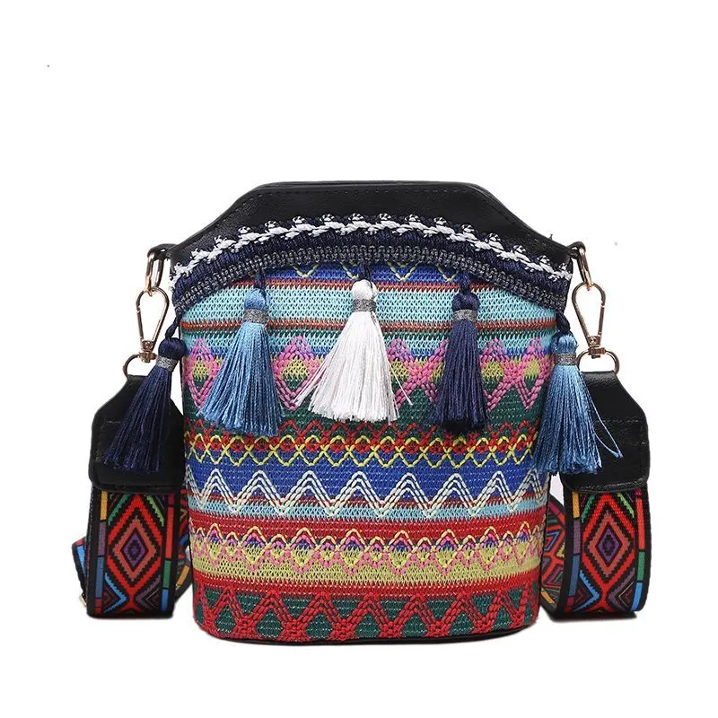 Fashion Women Bags 2022 New National Style Personalized Women Shoulder Messenger Bag Tassel Bucket Woven Bag Hot