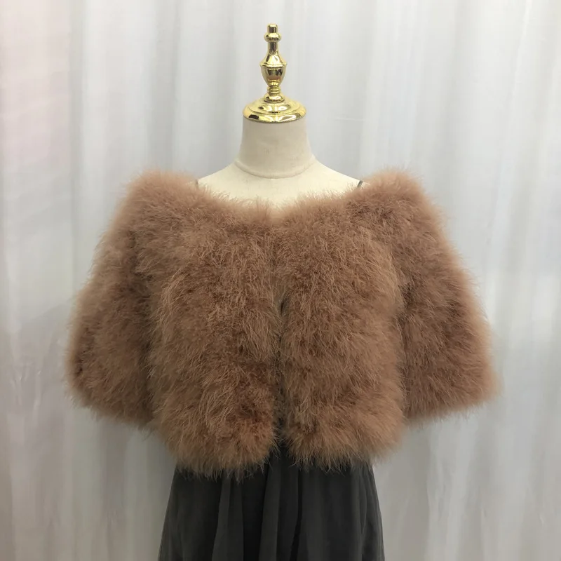 Halbarm-Jacke im Europäischen und Amerikanischen Stil mit Echtem Straußenfedern-Mantel aus der Türkei, Hochwertige Kurze Jacke mit Hoher Taille für Damen – Detail 2