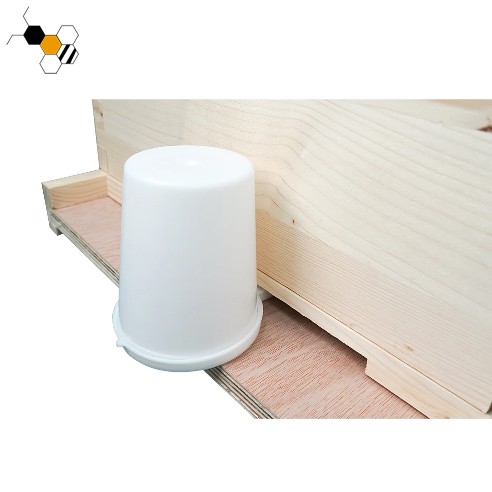 Beekeeping 500ml Beehive Entrance Bee Feeder Plastic Beekeeping