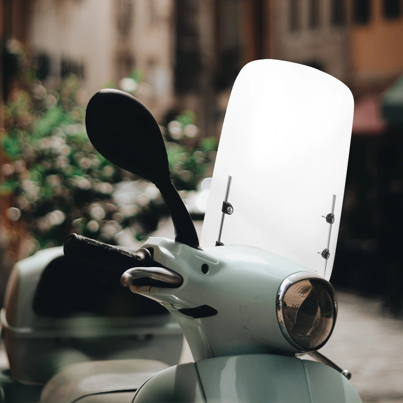 

Universal Clear Motorcycle Windscreen Wind Deflector for Electric Bike and Motorbike Rain Sand Resistance Long-Lasting