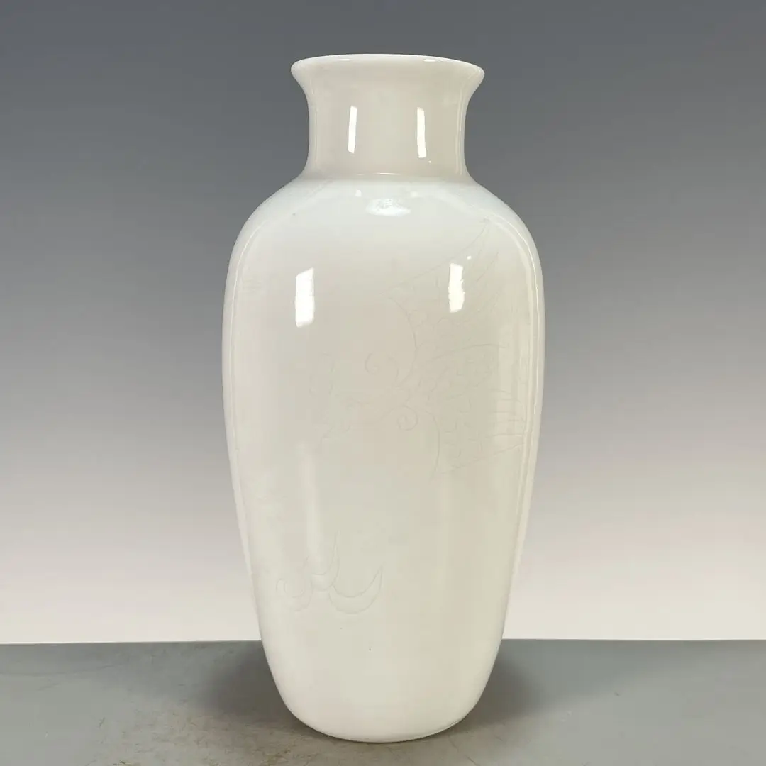 Official Kiln Thin-body Porcelain Appreciation Vase with Subtly Carved Phoenix Patterns