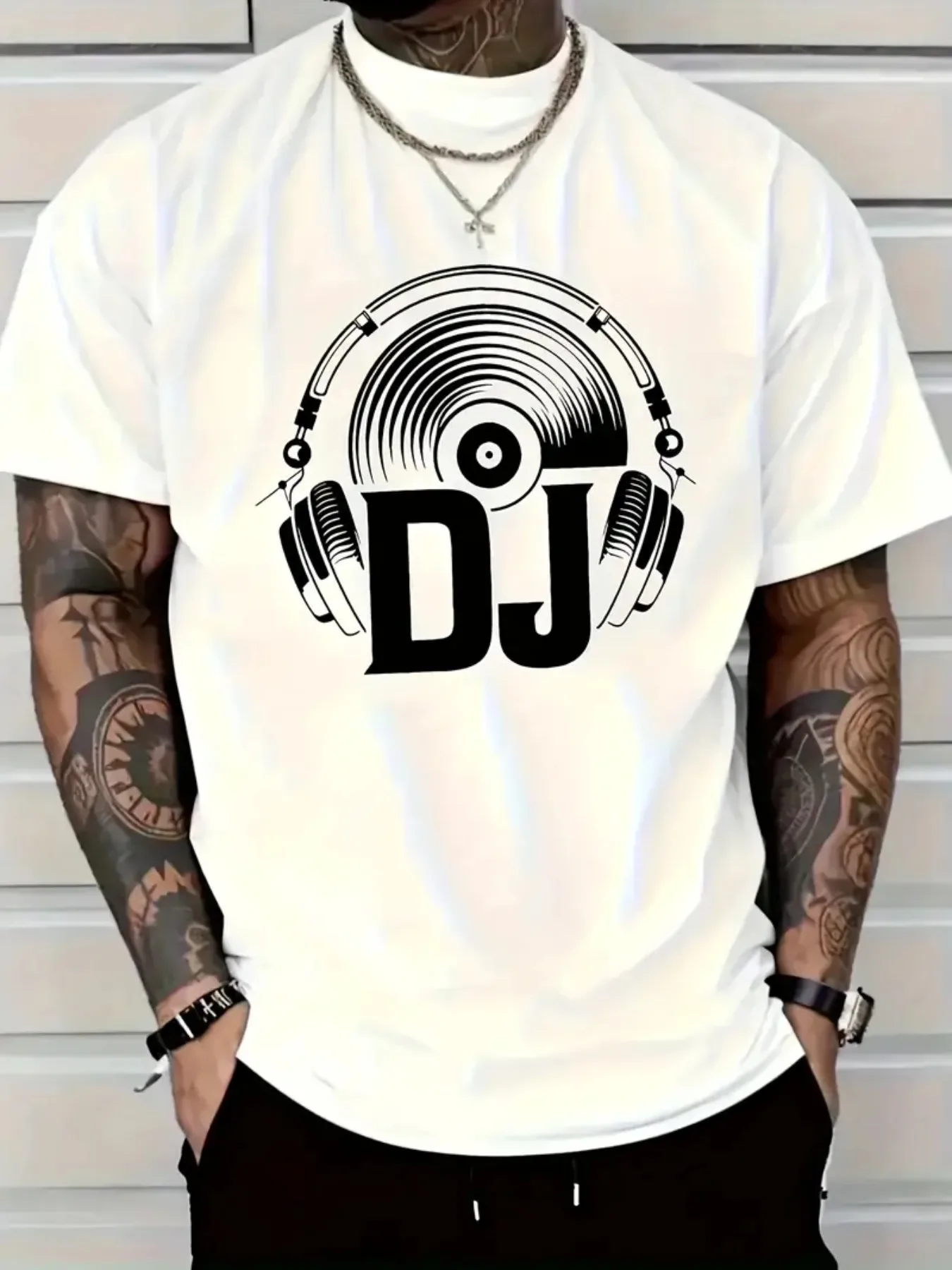 Men's DJ Headphones & Vinyl Record T-Shirt - Music Producer Tee with Headphone Earpiece & Turntable Print, Casual Crew Neck Short Sleeve Top Suitable for Gym, Training, Streetwear for Music Lovers