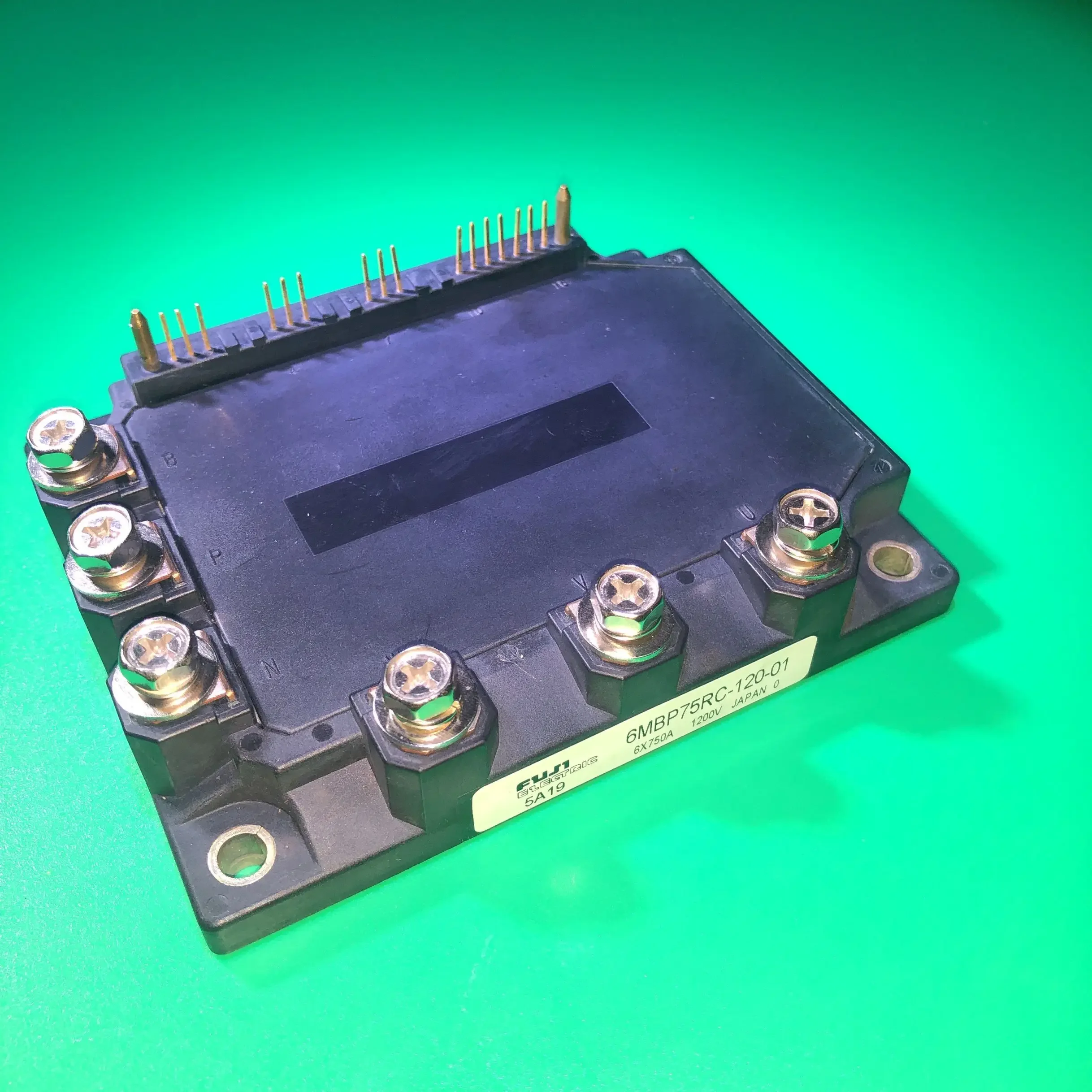 6MBP75RC-120-01 MÓDULO 6X750A 1200V IGBT 6MBP75RC12001 6MBP75R C-120-01 6MBP75 RC-120-01 6MBP 75RC-120-01 6 MBP75RC-120-01
