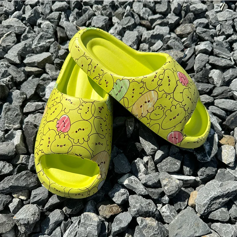 Zapatillas de verano para mujer, chanclas de playa con dibujos animados, Sandalias planas, antideslizantes, para el hogar y el baño