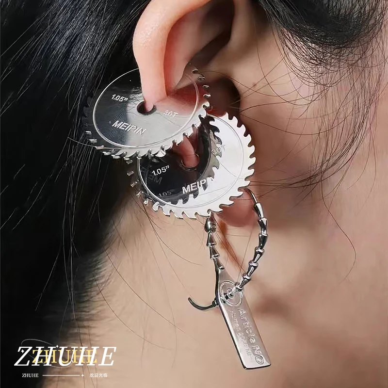 2024 neue Ausrüstung Anti-Diebstahl-Schnalle Ohrringe Set Cyberpunk-Stil Jungen Frauen Schmuck Party Geschenk billigen Schmuck