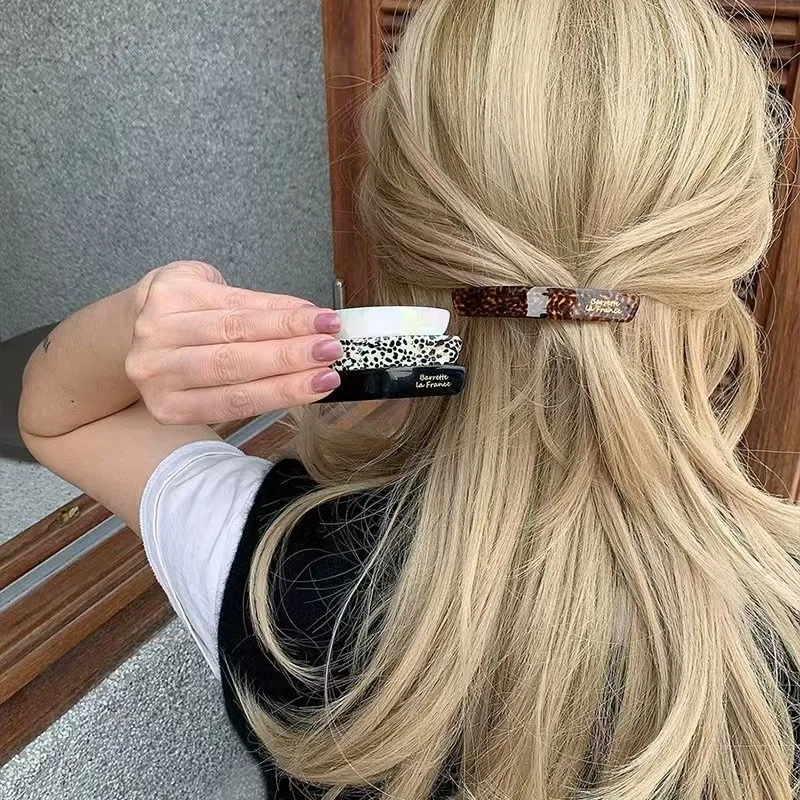 مشبك شعر أكريليك لامع للنساء، مشبك جانبي أنيق للفتيات العصريات، مشبك كلمة واحدة