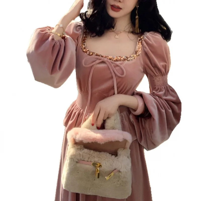 ชุดเดรสกำมะหยี่ซาตินสไตล์โกธิคยุคกลางสุดโรแมนติก คอเหลี่ยม ดีไซน์หรูหราสไตล์ฝรั่งเศส สำหรับฤดูใบไม้ร่วงและฤดูหนาว ชุดเดรสวินเทจสำหรับผู้หญิง